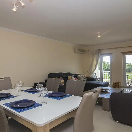 Apartamento Valerie By Interhome